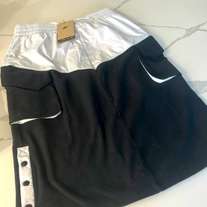 NWT Girls Standard Fit Nike Skirt